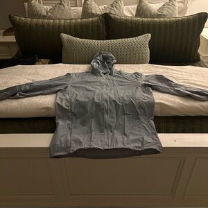 Arc'teryx Lightweight Gray Jacket: Incendo Hoodie